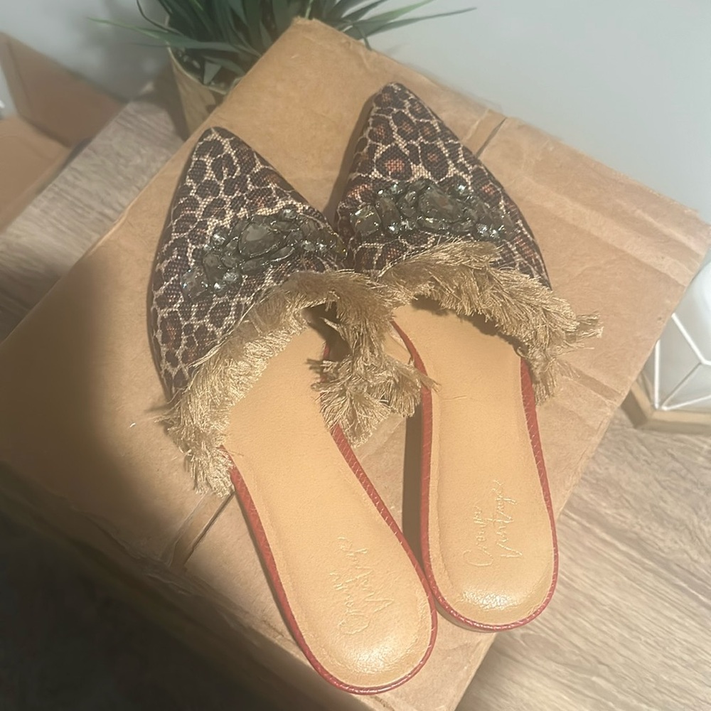 Slide in flats